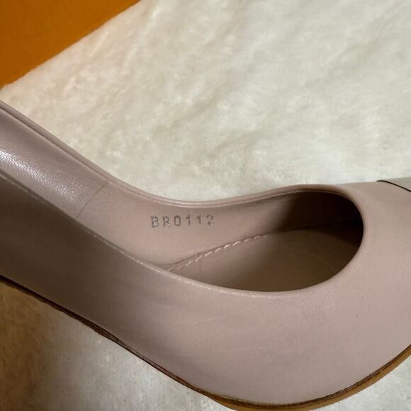 Louis Vuitton Blush Pink  Leather Cap Toe Pumps Sz 36 Full Inclusion - Picture 6 of 7